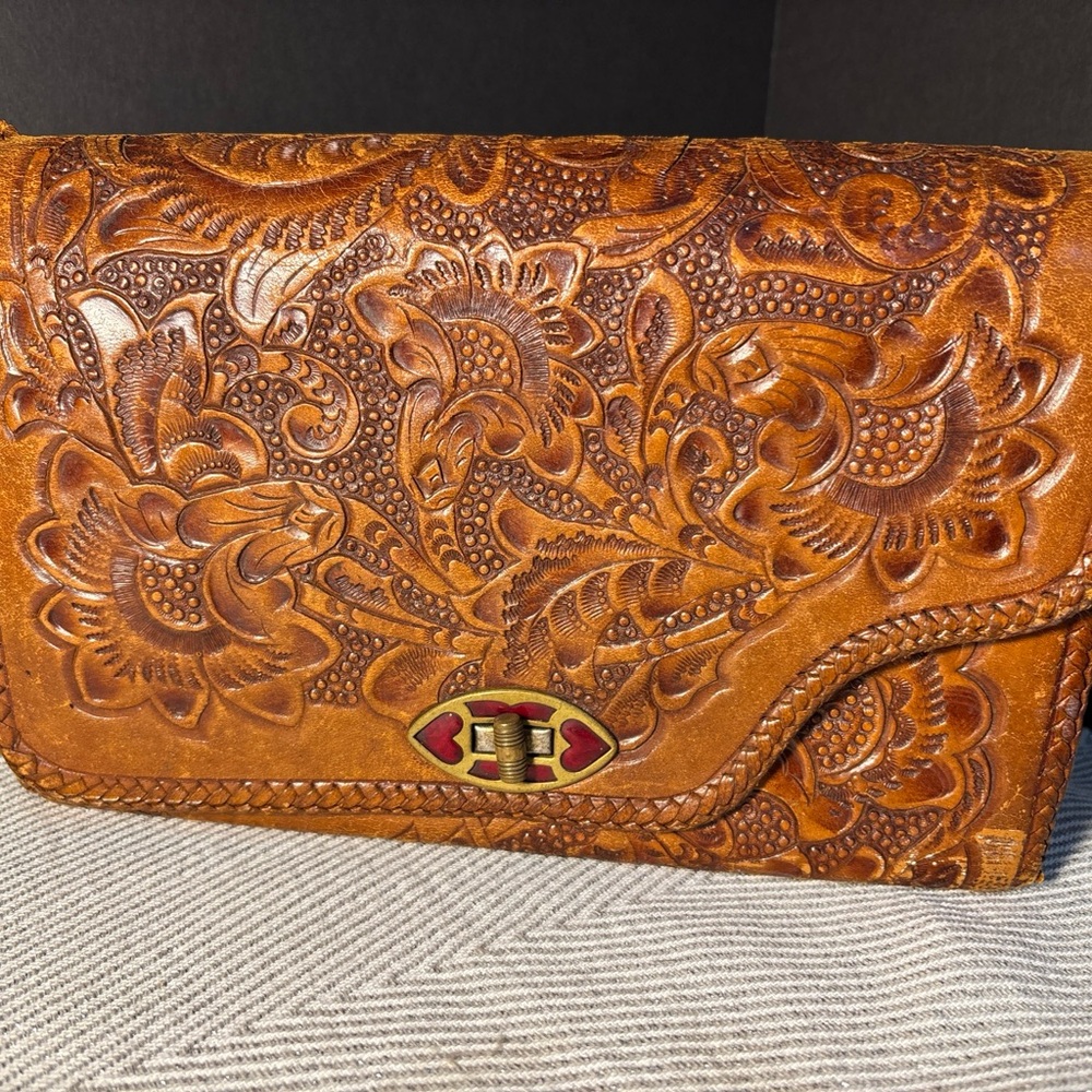 Vintage 1970’s Mexican folk art hand-tooled embosses leather satchel/purse